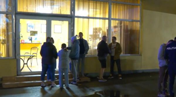 "Mă omoară!" Filmul atacului din Brașov. Cum a reușit femeia să fugă cu copilul și să se ascundă în cofetărie