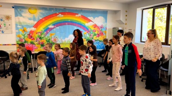 Vacanța copiilor, coşmarul părinților. Cât costă o săptămână de after-school