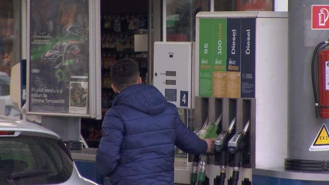 O ţară vecină cu România are 7,34 lei litrul de benzină. Ajutor pentru familii, de 20 de euro pe lună