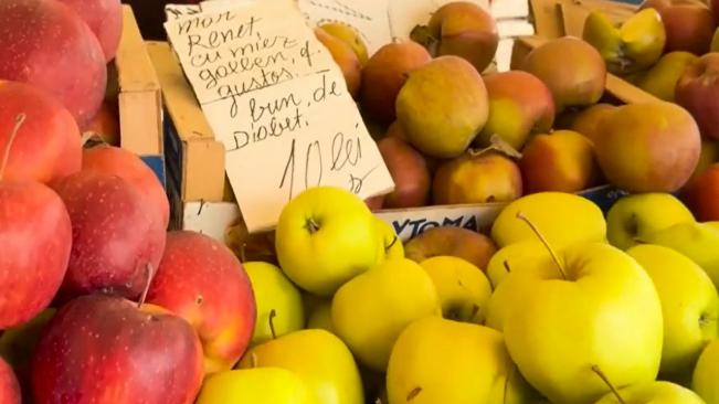 Mere din România, Polonia, Serbia şi Italia la analize. Soiul preferat de români are 9 pesticide
