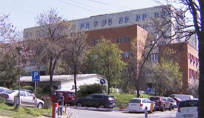 CAMERA ASCUNSĂ: Viaţa unui pacient român cu cancer în spitalele de stat, în comparaţie cu cele private