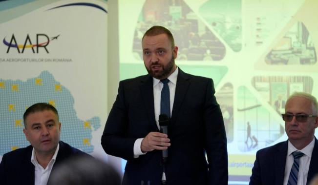 Top 3 bugetari cu salarii de zeci de mii de euro, şefi la companii cu pierderi de miliarde