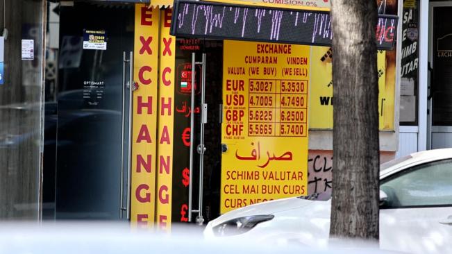 După ce EURO a ajuns la o valoare record, şi dolarul a atins maximul ultimilor 4 ani