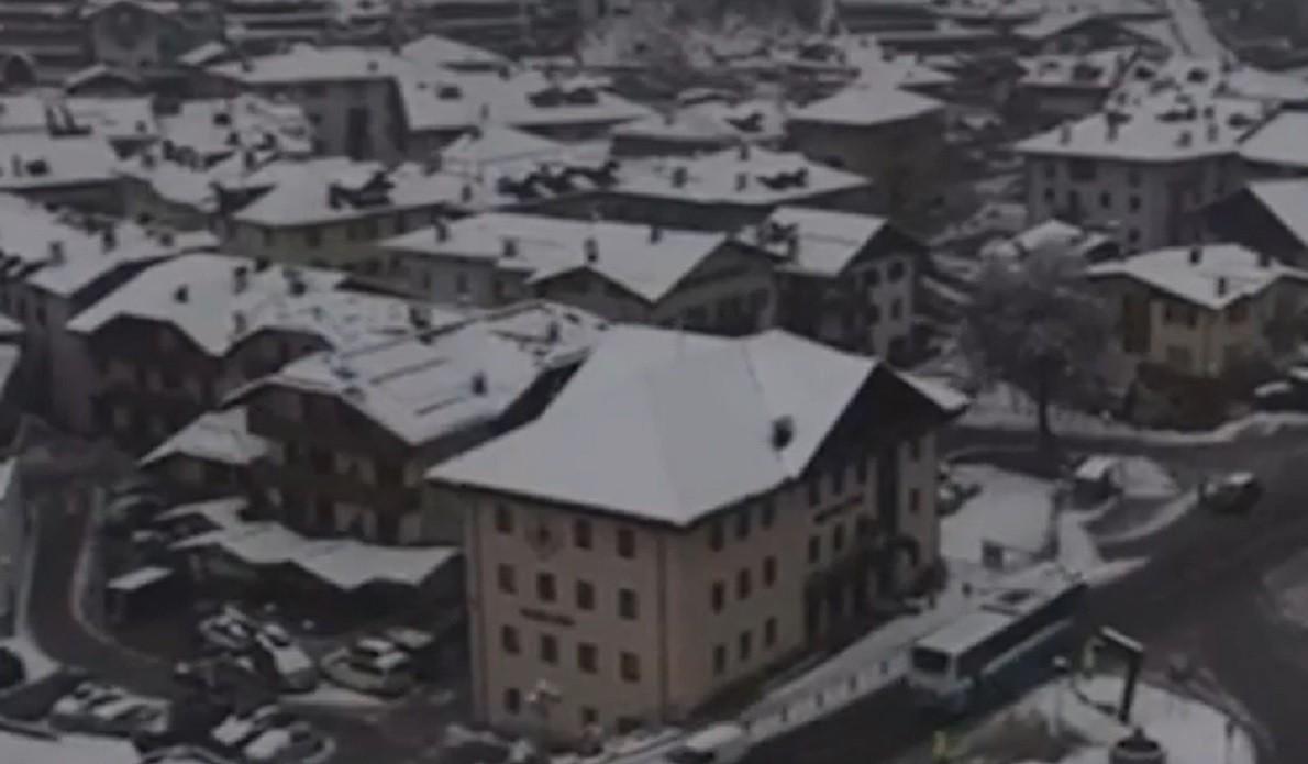 L’Europa, spazzata via da piogge e inondazioni.  Sul Nord Italia è caduto un abbondante strato di neve