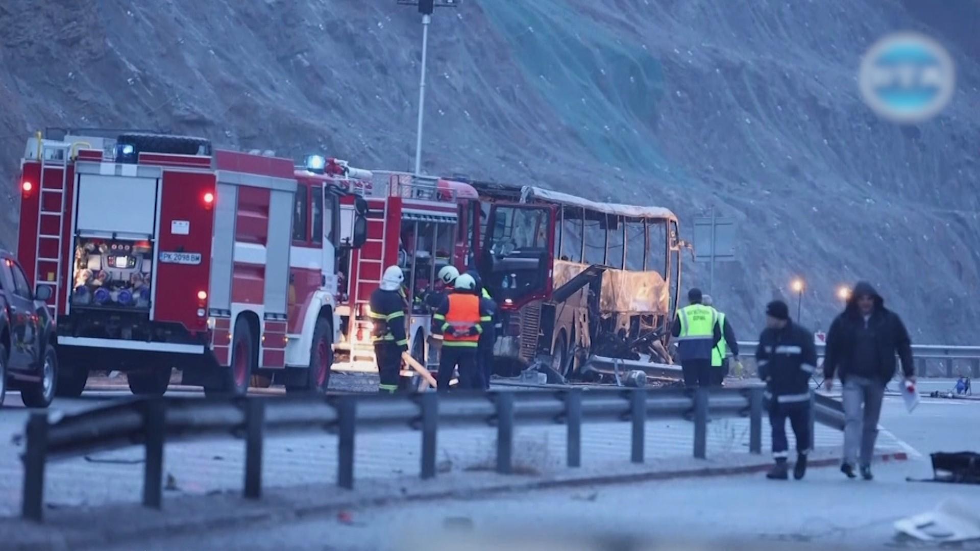 Filmul tragediei din Bulgaria. ”Soferul a murit pe loc, nimeni nu le-a mai putut deschide usile pasagerilor”