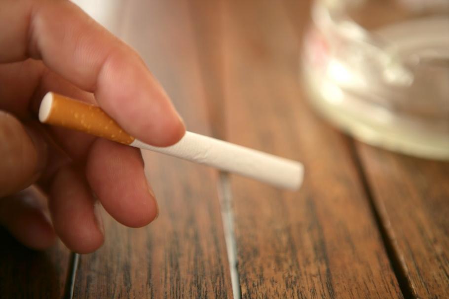 Ţigările, interzise pe viaţă pentru tineri din 2027. Ţara care vrea să smulgă de la rădăcină viciul fumatului