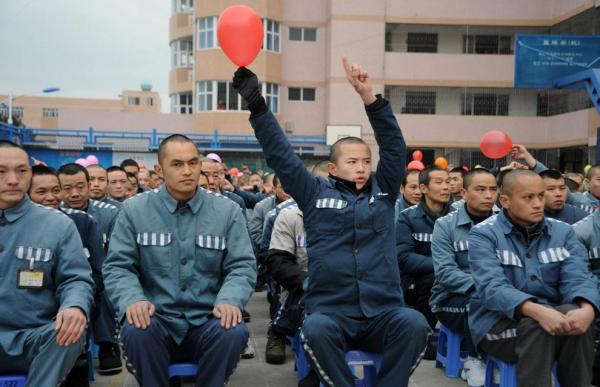 China: Peste 2000 de execuţii comandate de stat în 2013