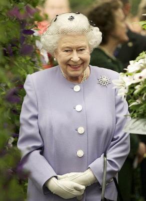 Cel mai tare selfie! Regina Marii Britanii apare, alături de familie, într-o fotografie de zile mari