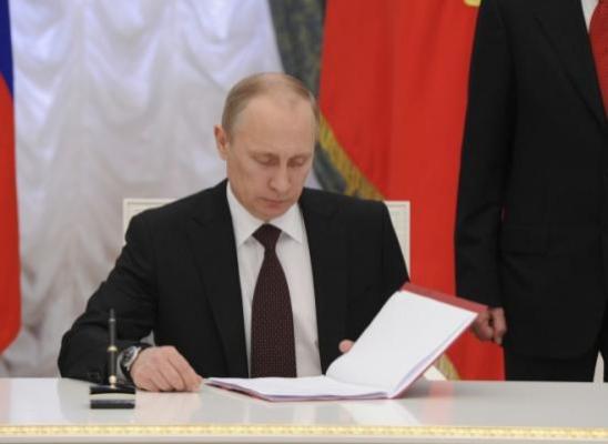 Putin interzice folosirea cuvintelor vulgare în cărți, ziare, filme, concerte și la TV