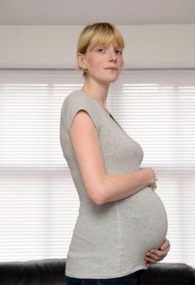 ŞOCANT! E însărcinată în 8 luni, anorexică şi bulimică