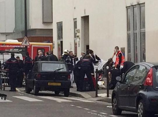 UPDATE! Masacrul de la Paris: Francois Hollande decretează doliu naţional