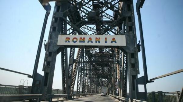 MAE: Restricții de circulație la punctul de trecere a frontierei Giurgiu - Ruse