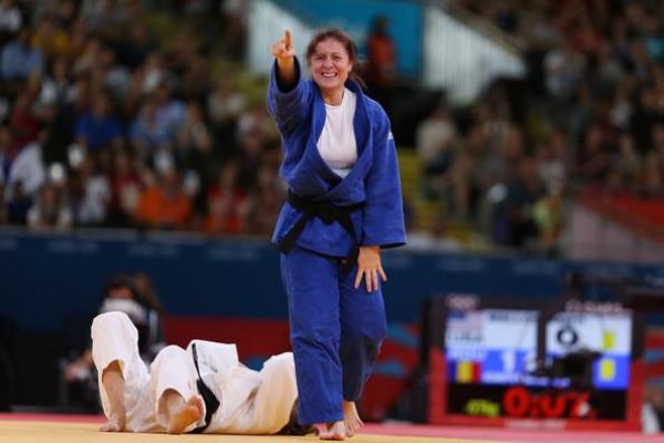Corina Căprioriu, medaliată cu argint la categoria 57 kg, la Mondialele de la Astana
