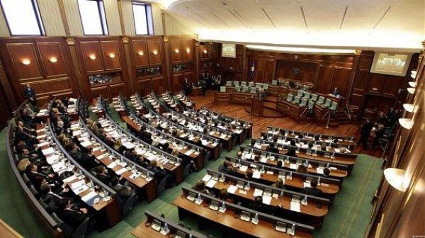 Parlamentul din Kosovo votează pentru crearea unui tribunal pentru crime de război