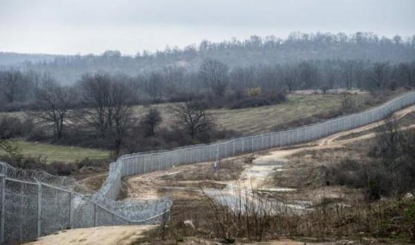 Ungaria: 4.300 de soldați vor ajuta din acest weekend la ridicarea gardului de la frontiera cu Serbia
