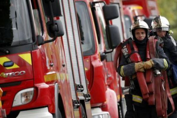 Cel puțin opt persoane au murit într-un incendiu puternic la un imobil din Paris