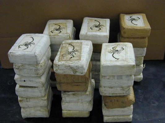 Trei tone de cocaină capturate, 12 traficanți din diverse țări arestați