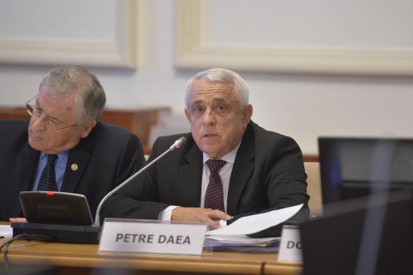 Preluare de portofoliu la Agricultură, cu uşile închise: Petre Daea s-a întâlnit doar cu secretarii de stat