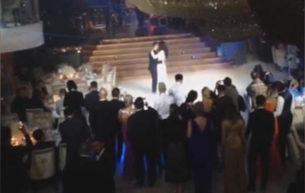 Moment emoționant la nunta lui Adrian Mutu. Dansul mirilor, cel mai așteptat moment al serii, i-a impresionat pe invitați