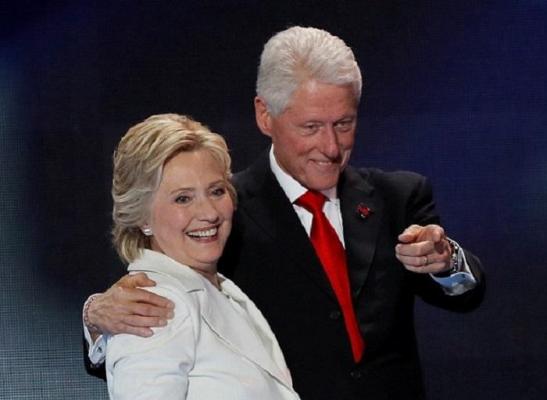 Fostul președinte american Bill Clinton, acuzat de hărțuire sexuală de patru tinere