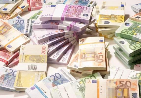 Diferenţă de peste 100.000 de euro între venituri şi avere în cazul unui fost deputat PNL