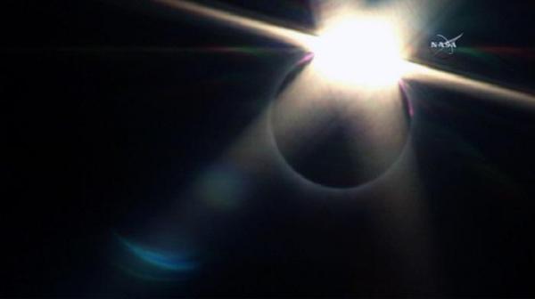 Caz unic în lumea medicală: o femeie care a urmărit eclipsa solară fără protecție a dezvoltat o ''semilună neagră'' în câmpul vizual