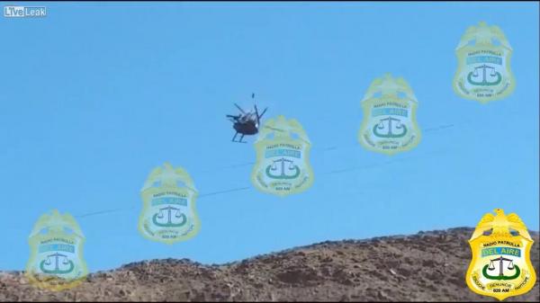 DEZASTRU surprins pe video! Un elicopter al poliţiei aflat într-o misiune de salvare se prăbuşeşte în timp ce era filmat (VIDEO)