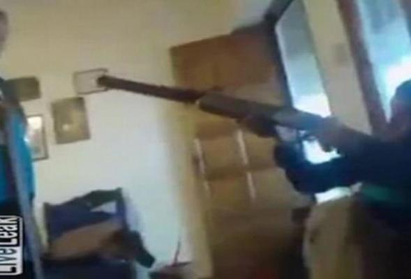 VIDEO TERIFIANT! O fetiţă de 12 ani este ÎMPUŞCATĂ MORTAL de un prieten, în timp ce se jucau cu o puşcă. Totul a fost transmis LIVE pe Facebook