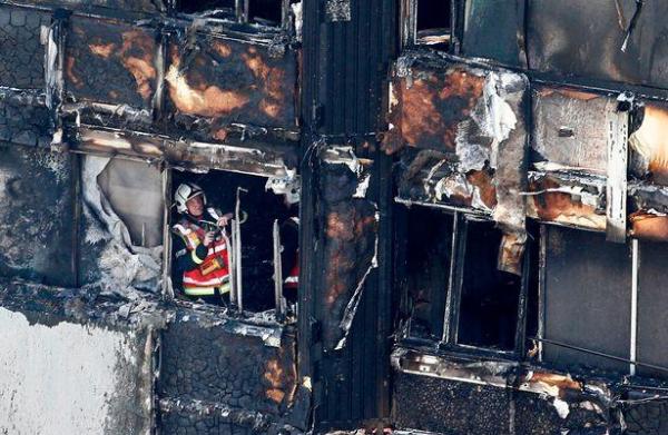 INCREDIBIL! Poliţia londoneză a anunţat care este CAUZA REALĂ a incendiului devastator de la Grenfell Tower (FOTO)