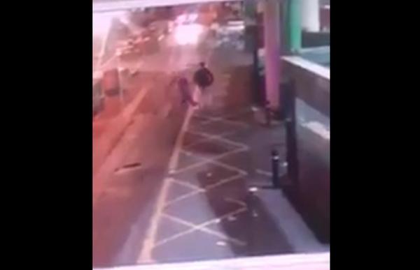 VIDEO ŞOCANT! Atacul terorist de la Borough Market, SURPRINS de camerele de supraveghere! PRIMELE IMAGINI cu carnagiul celor trei terorişti
