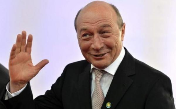 Traian Băsescu atacă dur guvernarea PSD: "Ieşiţi afară!"