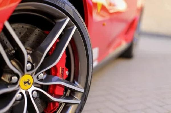 Românii iubesc maşinile scumpe! Ferrari, Lamborghini şi Pontiac, în topul înmatriculărilor din ultimele luni