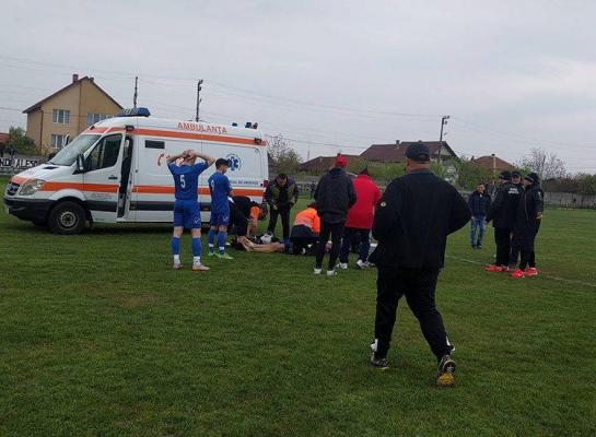 Un fotbalist la Concordia a ajuns în COMĂ la spital după ce s-a ciocnit cu un adversat pe teren! Ambulanţa NU avea medic!