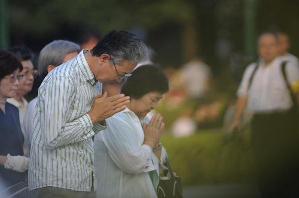 Bombardamentul de la Hiroshima, comemorat în Japonia. Mii de oameni au păstrat un minut de tăcere în memoria victimelor primului bombardament atomic din istorie
