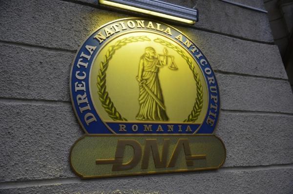 Fost şef al Gărzii Financiare Dâmboviţa, trimis în judecată de DNA pentru luare de mită
