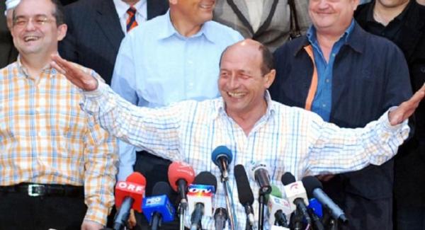 RAPORT Comisia de anchetă pe prezidenţialele din 2009: Băsescu şi Boc au fraudat scrutinul. SRI şi DNA, implicate
