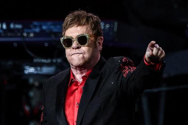 Sir Elton John renunţă la turnee, după 49 de ani de carieră: "Am decis în sfârşit că viitorul meu se odihneşte..."