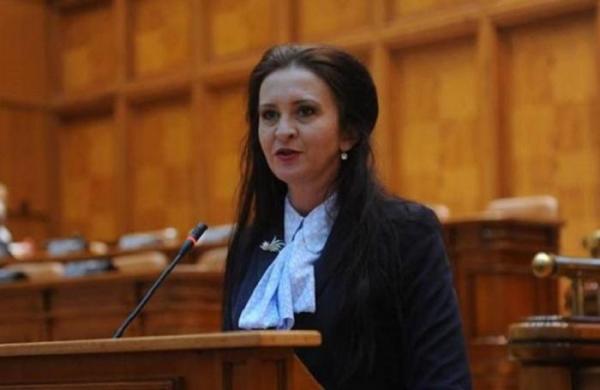Natalia Intotero, propusă ministru pentru Românii de Pretutindeni, a fost institutor și director de școală, apoi secretar de stat la MAE