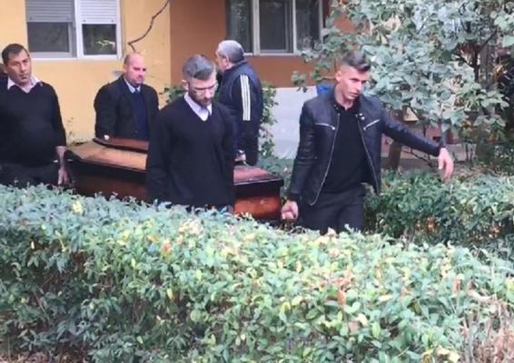 Trupul neînsufleţit al lui Ilie Balaci, transportat la morga Spitalului Nr.2 din Craiova (Video)