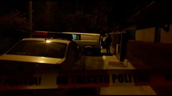 Mașini de poliție la locul triplei crime din Călărași