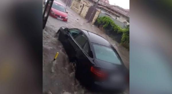 Urmările dramatice ale furtunii din Constanţa: torentele au inundat străzile din oraş