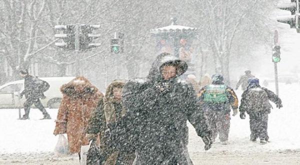 Alertă de ninsori, viscol şi strat nou de zăpadă în toată ţara. ANM a emis o informare până miercuri, la ora 14.00