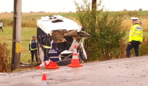 Supravieţuitorii accidentului cu 10 morţi din Ialomiţa au fost tranferaţi la Bucureşti