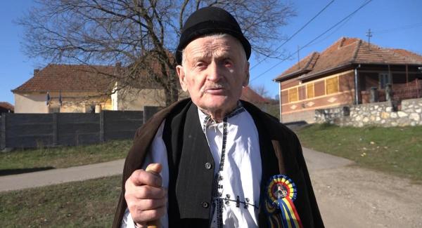 Moș Ștefan a votat din nou, la 102 ani