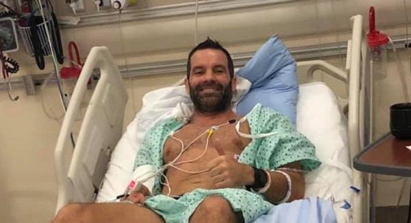 Imagini cu Tibi Ușeriu în spital, după ce s-a retras din cursa extremă din Canada. "Am o pijama ridicolă, mi-e rău şi văd triplu” 