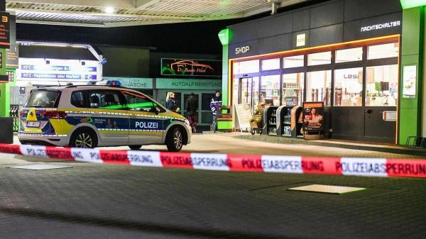 O româncă a murit într-o benzinărie din Germania. Femeia a sfârșit în mașină, sub privirile îngrozite ale familiei