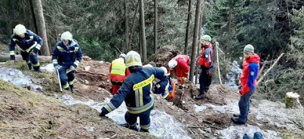 Muncitorul român a murit înainte de a fi preluat de un elicopter pentru a fi transportat la spital