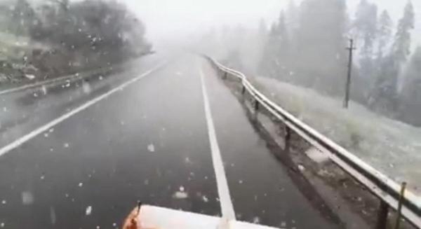 Ninge în Pasul Tihuța, este cod galben în Suceava și Bistrița-Năsăud