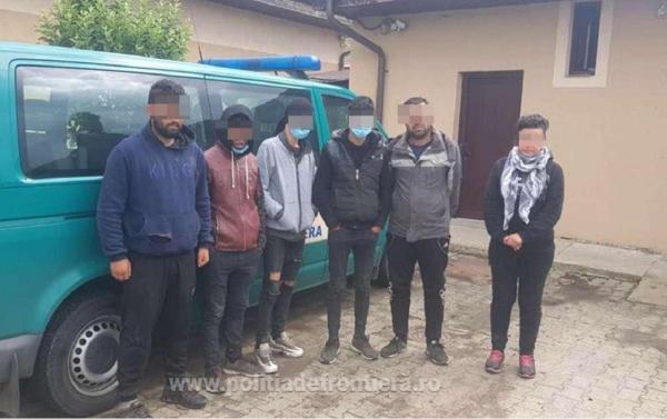 Șoferii români au fost reținuți pentru 24 de ore