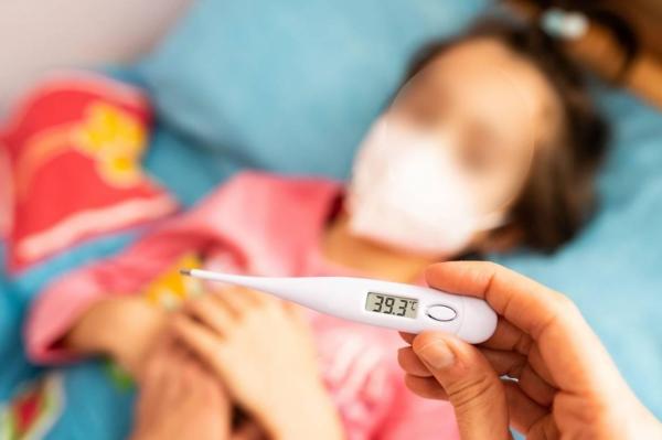 Fetiță de 3 ani infectată cu coronavirus, în stare gravă la spital, în Craiova